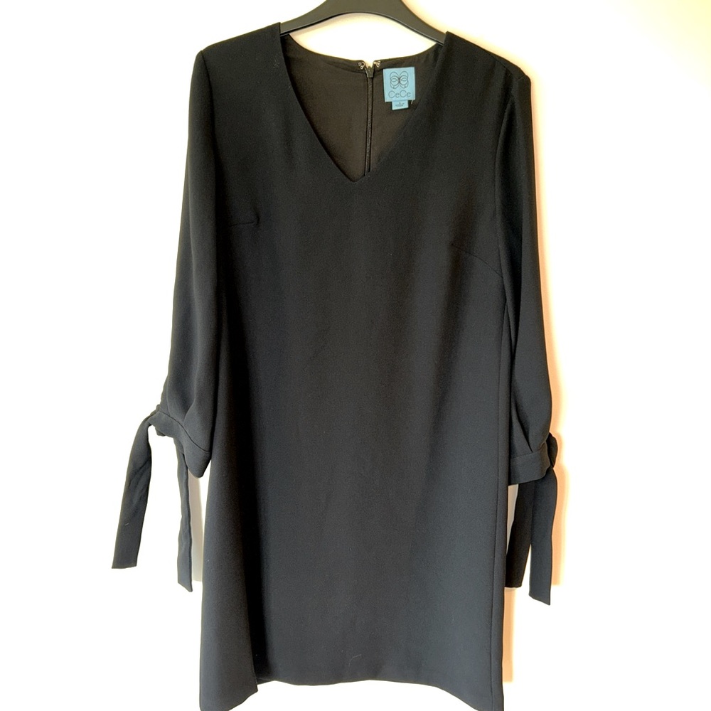 Cece black a-line mini dress w/ v neck & bracelet length sleeves, size 2, EUC